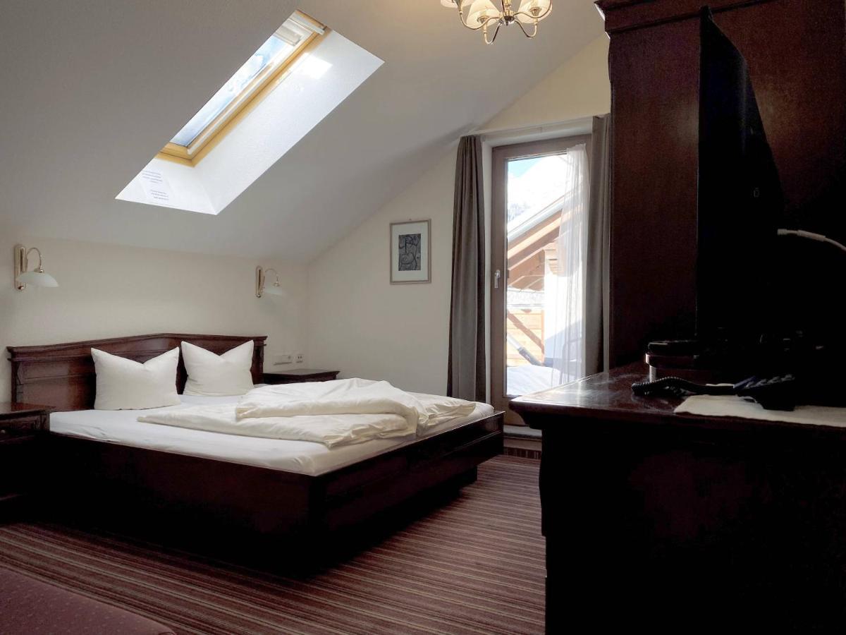 Hotel Garni Philipp Серфаус Экстерьер фото